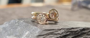 Ringe mit cognacfarbener 1 ct Brillanten in Rot und Gelbgold